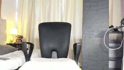 Snapshot of lyan_twink chatting on October 24, 7:48 pm Lyan online show from October 24, 7:48 pm