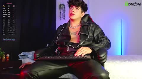 Lyle Bennett Freelance Model online show from October 13, 11:38 am