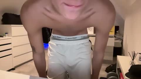  NEW   Leo  lz britboy online show from January 31, 9:05 pm