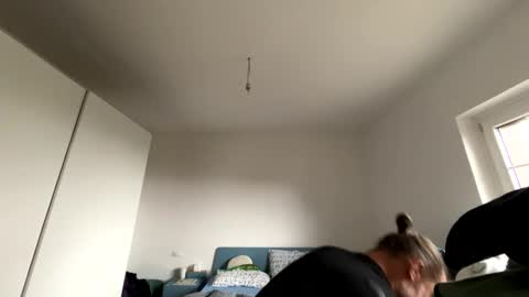 Snapshot of m4rduk81 chatting on February 10, 8:42 am m4rduk online show from February 10, 8:42 am