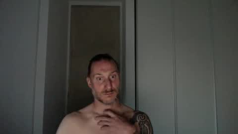 Snapshot of m4rduk81 chatting on October 2, 4:55 pm m4rduk online show from October 2, 4:55 pm