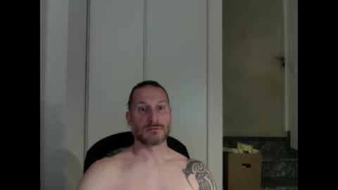 Snapshot of m4rduk81 chatting on December 6, 6:17 pm m4rduk online show from December 6, 6:17 pm