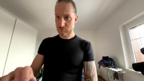 Snapshot of m4rduk81 chatting on February 26, 7:31 am m4rduk online show from February 26, 7:31 am