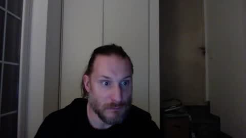 Snapshot of m4rduk81 chatting on December 26, 12:03 am m4rduk online show from December 26, 12:03 am