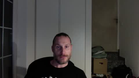 Snapshot of m4rduk81 chatting on December 18, 11:19 pm m4rduk online show from December 18, 11:19 pm