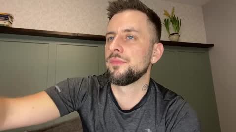 m_stephen online show from April 3, 3:03 am