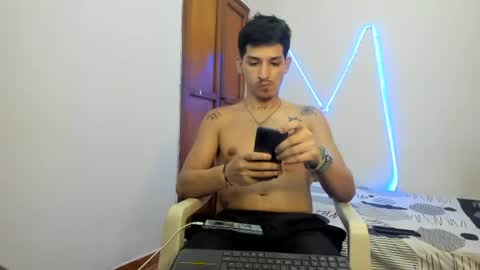 itgram pezlo josue online show from November 8, 6:33 pm