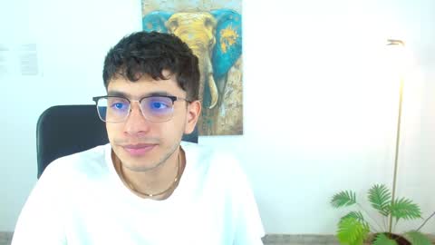 Max online show from March 27, 2:40 pm