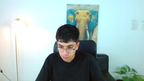 Max online show from March 30, 5:25 pm