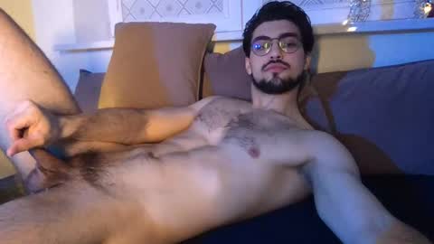 Snapshot of madmaxbad chatting on January 22, 1:53 am madmaxbad online show from January 22, 1:53 am