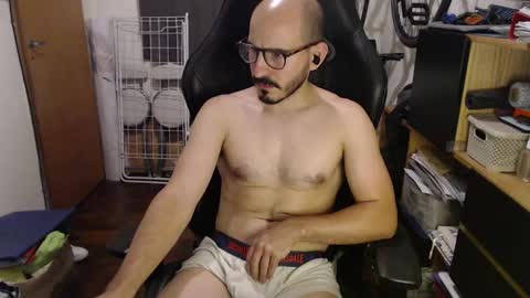 Snapshot of madziula chatting on February 20, 5:01 am Peter online show from February 20, 5:01 am