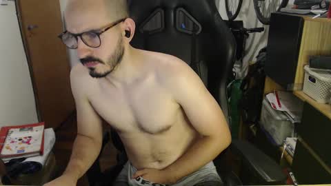 Snapshot of madziula chatting on January 26, 5:02 am Peter online show from January 26, 5:02 am