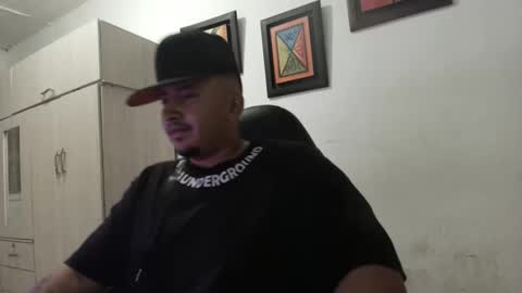 magic_milk23 online show from September 24, 4:01 am