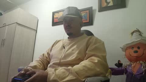 magic_milk23 online show from October 12, 5:45 am