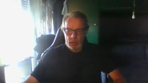 Snapshot of magicomerlino63 chatting on September 28, 1:31 pm magicomerlino63 online show from September 28, 1:31 pm