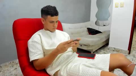 Snapshot of magnificent_star18 chatting on September 23, 4:23 am RONALD online show from September 23, 4:23 am