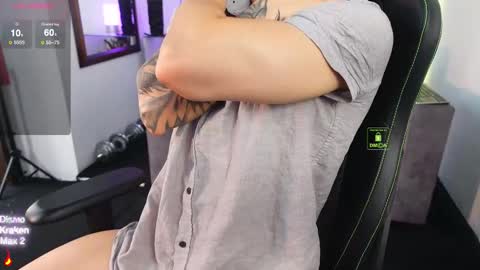 Snapshot of magnus_savage chatting on October 25, 4:31 pm If you want me to use the Lovense please let me know  --    online show from October 25, 4:31 pm
