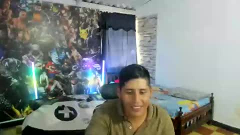 Snapshot of maiker_lozano_ chatting on October 23, 7:06 pm maiker lozano online show from October 23, 7:06 pm