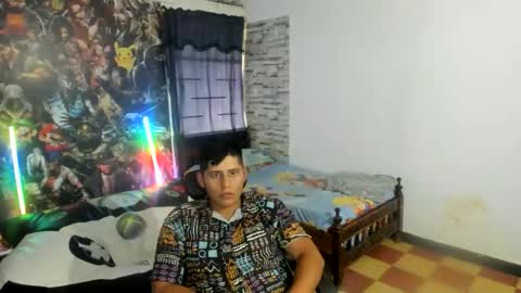 Snapshot of maiker_lozano_ chatting on October 24, 7:15 pm maiker lozano online show from October 24, 7:15 pm