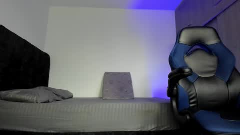 Snapshot of male_pussy chatting on October 20, 6:45 pm ADAM         online show from October 20, 6:45 pm
