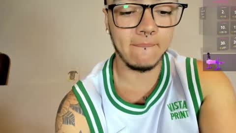 Snapshot of male_pussy chatting on February 21, 6:37 pm ADAM         online show from February 21, 6:37 pm