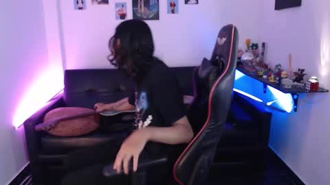 Snapshot of malik_harrison_ chatting on October 29, 4:32 pm Malik  online show from October 29, 4:32 pm