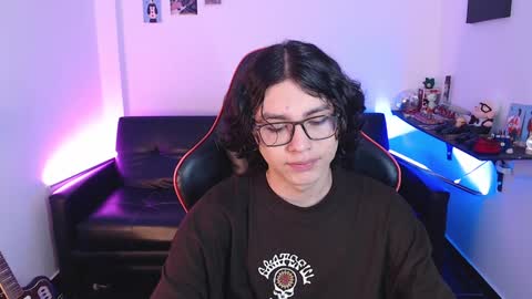 Snapshot of malik_harrison_ chatting on January 1, 4:50 pm Malik  online show from January 1, 4:50 pm