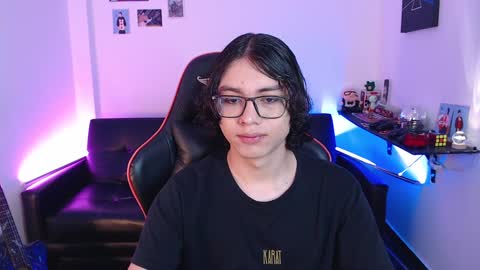 Snapshot of malik_harrison_ chatting on December 24, 3:37 pm Malik  online show from December 24, 3:37 pm