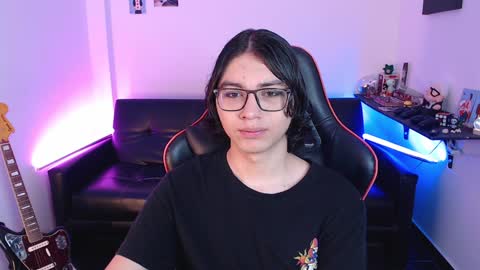 Snapshot of malik_harrison_ chatting on January 16, 1:36 pm Malik  online show from January 16, 1:36 pm