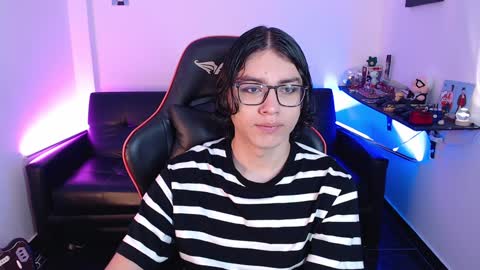 Snapshot of malik_harrison_ chatting on January 2, 3:08 pm Malik  online show from January 2, 3:08 pm