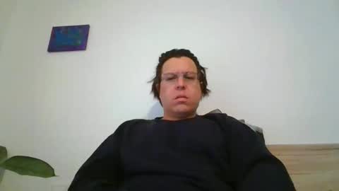 manncr online show from April 13, 7:09 am