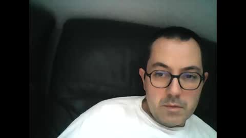 Snapshot of manu5933 chatting on December 27, 1:18 pm manu5933 online show from December 27, 1:18 pm