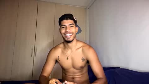 Snapshot of manuel__brown chatting on December 8, 9:35 am Manuel online show from December 8, 9:35 am