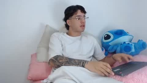 Manuel online show from May 31, 4:46 am