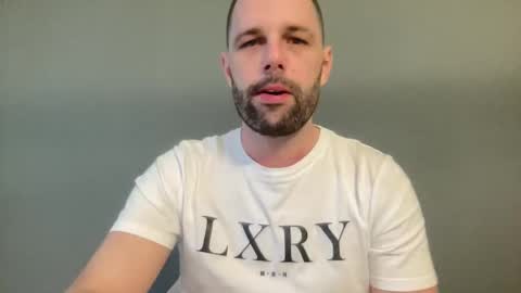 manynaaames online show from December 3, 6:03 am