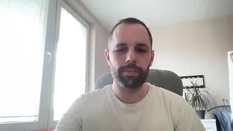 manynaaames online show from December 21, 10:06 am