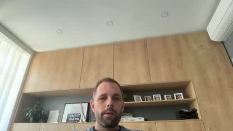 manynaaamess online show from October 2, 9:35 am