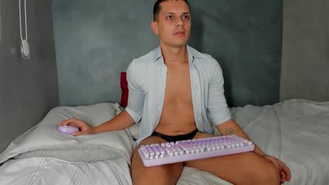 MaoCrux online show from December 1, 7:50 pm