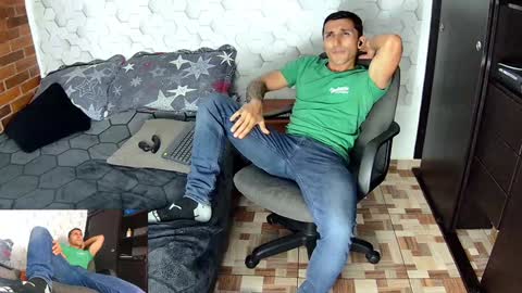 Snapshot of marckmuscle chatting on December 9, 3:07 am Marck  Independent model  online show from December 9, 3:07 am