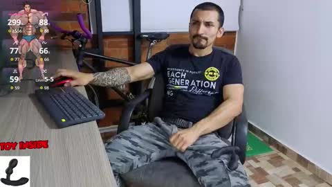 Snapshot of marckmuscle chatting on September 29, 2:43 am Marck  Independent model  online show from September 29, 2:43 am