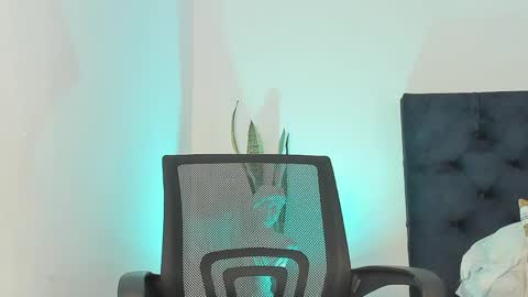 marcus_moreno online show from April 18, 12:01 am