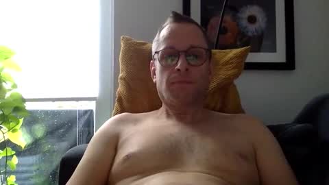 Little Mark online show from October 21, 9:56 am