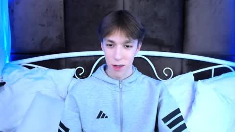 Mark online show from November 15, 2:52 pm