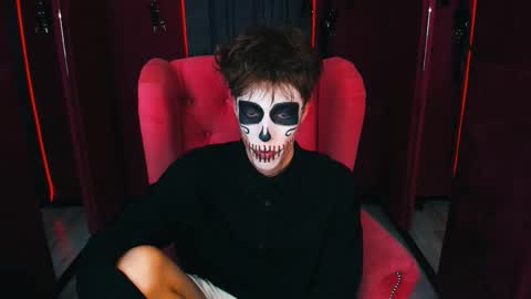 Mark online show from October 31, 4:10 pm