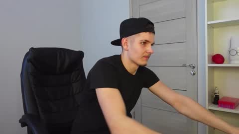 MARK KARSON online show from March 8, 8:40 am