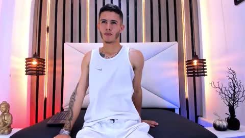 Snapshot of mark_pirs chatting on October 27, 11:29 pm Mark Pirs online show from October 27, 11:29 pm