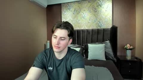 Mark online show from November 14, 9:22 am