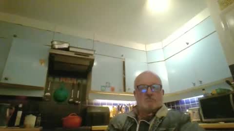 markandrew123 online show from February 19, 6:48 pm