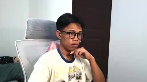 markanthony54 online show from April 2, 1:41 pm