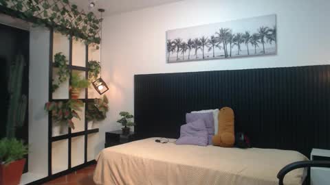 markbowie online show from December 5, 9:00 pm